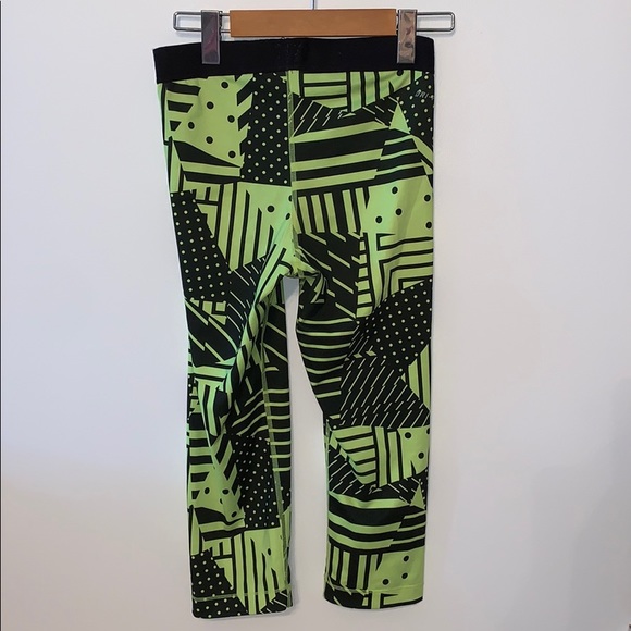 Nike pro workout neon capris size small - Picture 4 of 6